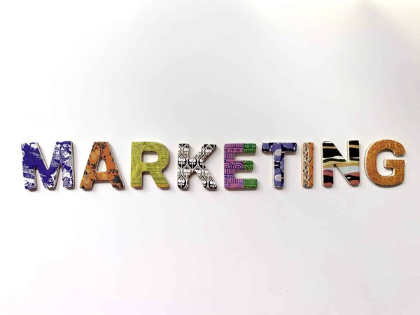 Les compétences et les qualités essentielles pour exceller en marketing et en comptabilité